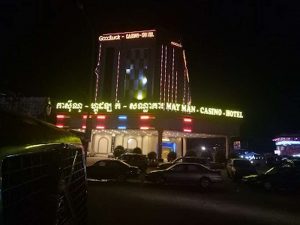 Khu phức hợp Good Luck Casino and Hotel xa hoa, tấp nập về đêm